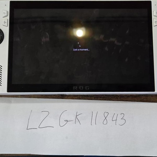 Asus ROG Ally 7 inch - 512 GB, White, 16 GB, AMD Ryzen Z1 Extreme, Ryzen Z1 Extreme