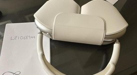 Used
													Apple AirPods Max - Silver, photo 4 of 4