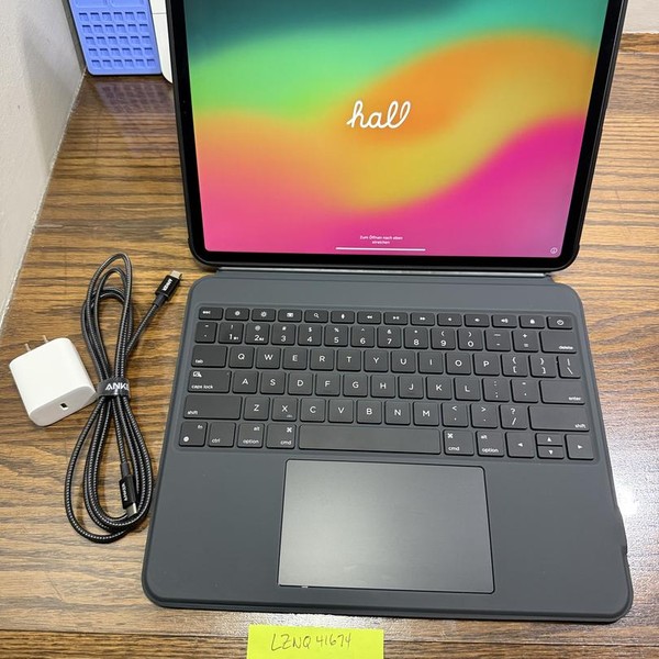 Apple iPad Pro 12.9 inch 3rd Gen 2018 - Wi-Fi, Gray, 256 GB, A1876