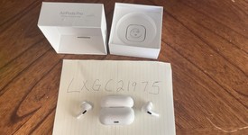 Used
													Apple AirPods Pro 1st Gen - Wireless Case, photo 3 of 3