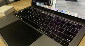 Good
													MacBook Pro 2018 (With Touch Bar) - 13" - I5, Gray, 512 GB, 16 GB, photo 4 of 17