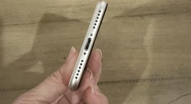 Good
													Apple iPhone SE 3rd Gen 2022 - Unlocked, Starlight, 64 GB, A2595, photo 4 of 7