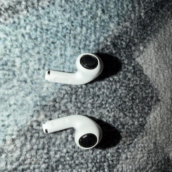 Apple AirPods Pro - Wireless Case