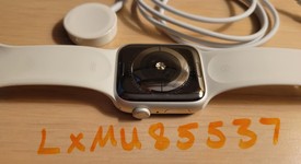 Good
													Apple Watch Series 5 44mm - Silver, A2093 - GPS, Aluminum, photo 3 of 3