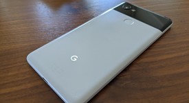 Good
													Google Pixel 2 XL - Unlocked, Black & White, 64 GB, Google Edition, photo 5 of 8