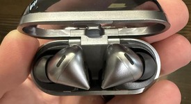 Used
													Samsung Galaxy Buds3 Pro - Silver, photo 4 of 5