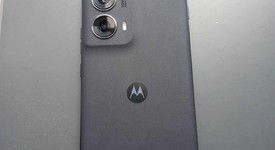 Mint
													Motorola Edge (2024) - T-Mobile, Midnight Blue, 256 GB, 8 GB, photo 4 of 7