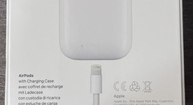 New
													Apple AirPods 2nd Gen - Lightning Case, photo 2 of 3