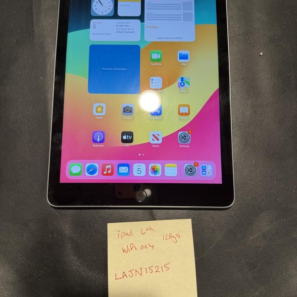 Apple iPad (6th Gen) - Wi-Fi, 128 GB, Gray, A1893