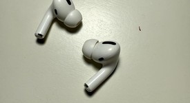 Used
													Apple AirPods Pro 1st Gen - MagSafe Case, photo 4 of 6