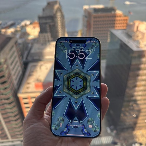 Apple iPhone Air - Unlocked, 256 GB, Cloud White, A3260