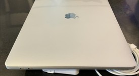 Good
													MacBook Pro 2018 (With Touch Bar) - 15" - I7, Silver, 512 GB, 16 GB, photo 5 of 6