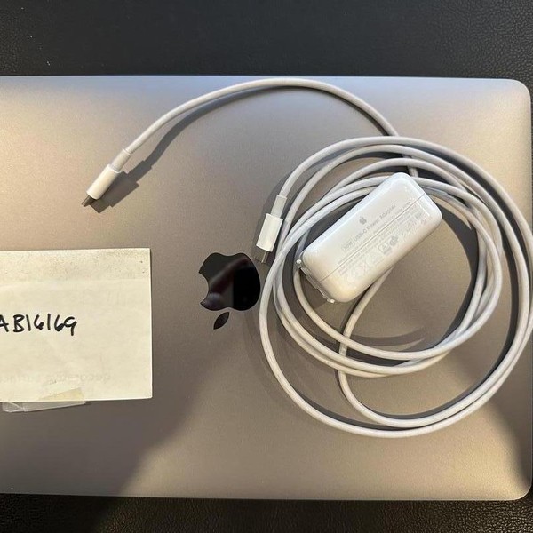 MacBook Air 2018 - 13 inch - I5, Silver, 256 GB, 8 GB