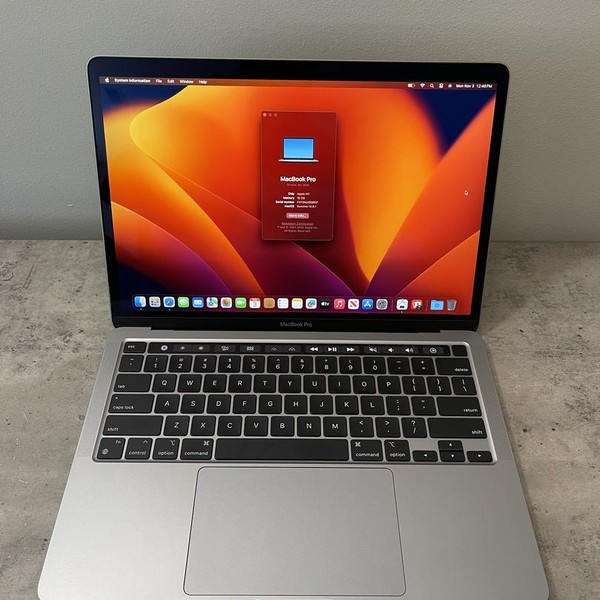 MacBook Pro 2020 - 13 inch - 512 GB, Gray, 16 GB, Apple M1