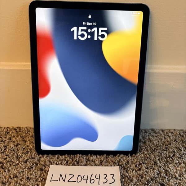 Apple iPad Air 5th Gen - Wi-Fi, 64 GB, Blue, A2588