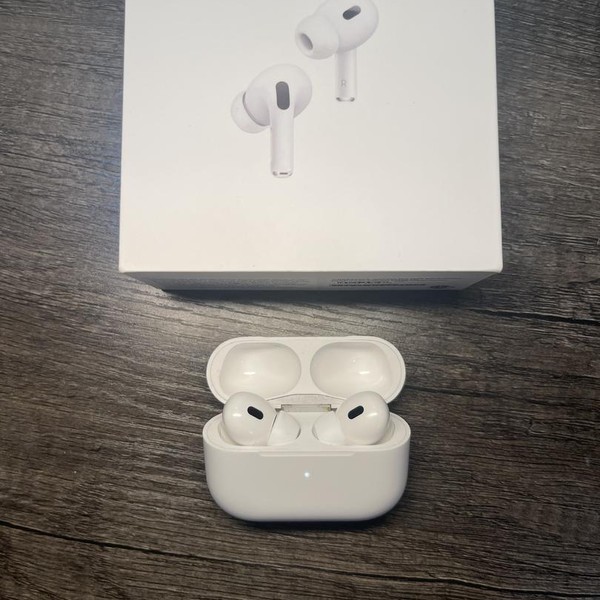 Apple AirPods Pro 2 - Lightning