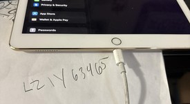 Mint
													Apple iPad Pro 12.9" 2nd Gen 2017 - Unlocked, Gold, 64 GB, photo 1 of 7