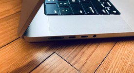 Good
													MacBook Pro Late 2023 (M3) - 16" - Apple M3 Max 16-core, Silver, 2 TB, 64 GB, 40-core GPU, photo 5 of 6
