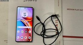 Mint
													Motorola Edge Plus (2023) - Unlocked, Black, 512 GB, 8 GB, photo 2 of 8