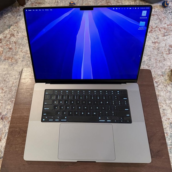 MacBook Pro 2021 - 16 inch - 1 TB, Gray, 16 GB, Apple M1 Pro 10-core