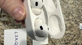 Used
													Apple AirPods Pro 2 - Lightning, photo 2 of 13