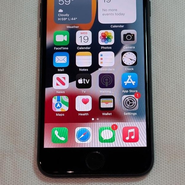 Apple iPhone 7 - Unlocked, Black, 32 GB, A1660