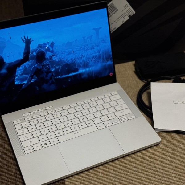 Asus ROG Zephyrus G14 (2024) GA403U - 1 TB, White, 16 GB, AMD Ryzen 9