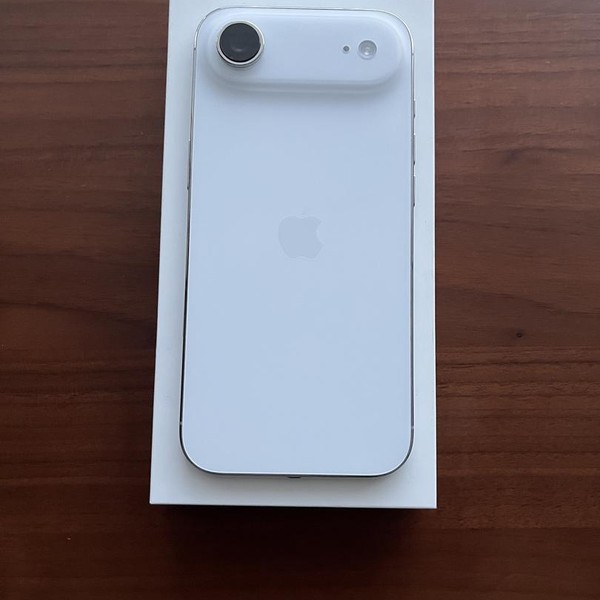 Apple iPhone Air - Unlocked, 256 GB, Cloud White, A3260