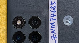 Mint
													Motorola Edge (2025) - Unlocked, 256 GB, photo 4 of 12