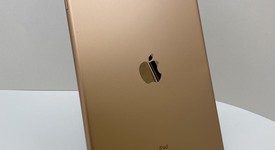 Good
													Apple iPad 7th Gen - Unlocked, Gold, 32 GB, A2200, photo 3 of 5