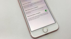 Good
													Apple iPhone 7 - Sprint, Rose Gold, 32 GB, A1660, photo 3 of 12