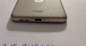 Mint
													Motorola Razr (2024) - Unlocked, Sand, 256 GB, 8 GB, photo 4 of 7
