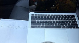 Good
													MacBook Air 2018 - 13" - I5, Silver, 128 GB, 8 GB, photo 4 of 5