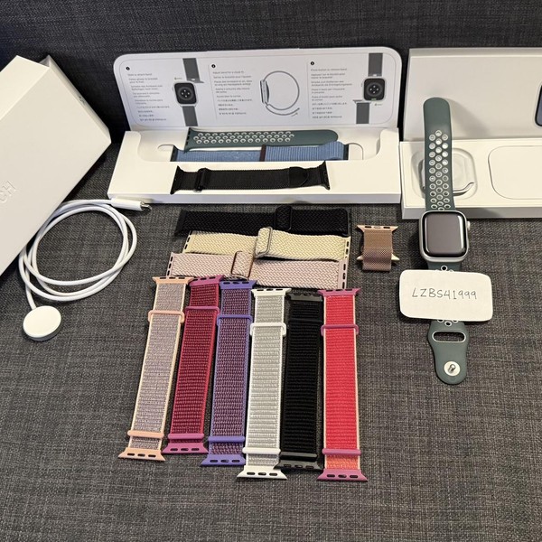 Apple Watch Series 9 41mm - Silver, A2978 - GPS, Aluminum