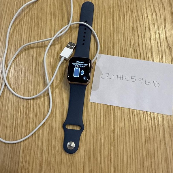 Apple Watch Series 4 40mm - Unlocked, Gold, A1975 - Cellular, Aluminum