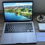 Good MacBook Pro 2022 - 13 inch - 256 GB, Gray, 16 GB, Apple M2