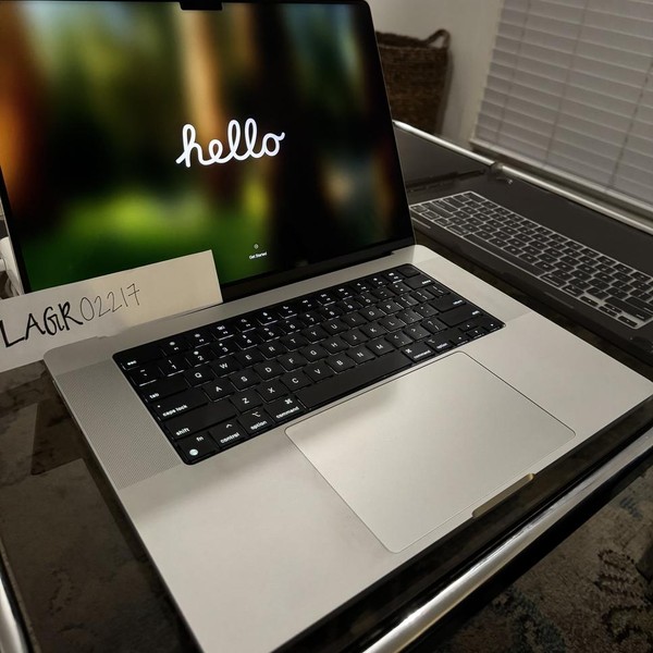 MacBook Pro 2021 - 16 inch - 512 GB, Silver, 16 GB, Apple M1 Pro 10-core