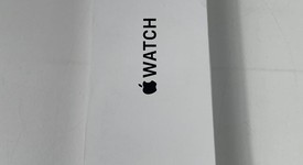 New
													Apple Watch SE 2nd Gen 40mm - Starlight, A2722 - GPS, Aluminum, photo 1 of 6