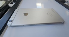 Good
													Apple iPhone 6 Plus - Unlocked, Silver, 64 GB, A1522, photo 5 of 7