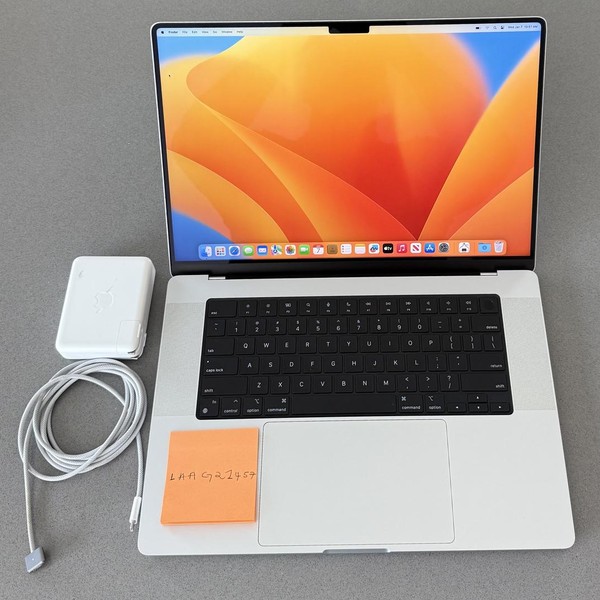 MacBook Pro 2021 - 16 inch - 1 TB, Silver, 16 GB, Apple M1 Pro 10-core