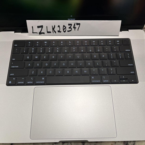 MacBook Pro 2024 - 16 inch - 1 TB, Silver, 64 GB, Apple M4 Max 16-core