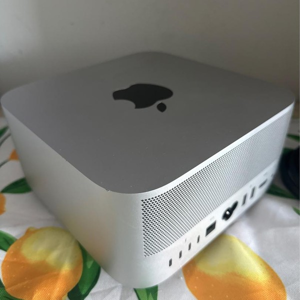 Mac Studio 2022 - 512 GB, 32 GB, Apple M1 Max, 24 Core GPU