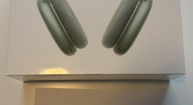 New
													Apple AirPods Max - Green, photo 1 of 3