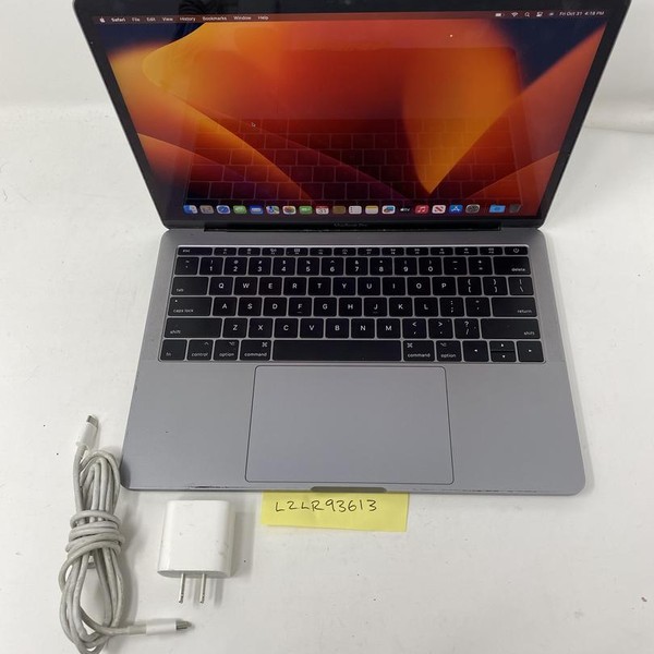 MacBook Pro 2017 (No Touch Bar) - 13 inch - I5, Gray, 256 GB, 8 GB