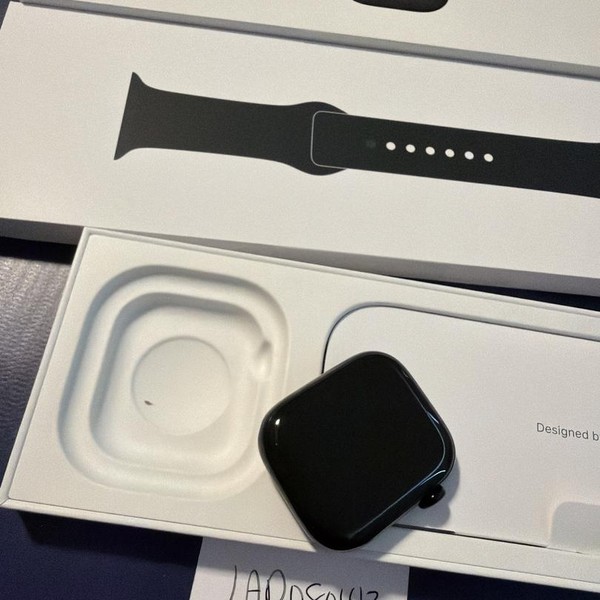 Apple Watch Series 11 42mm - Jet Black, A3331 - GPS, Aluminum