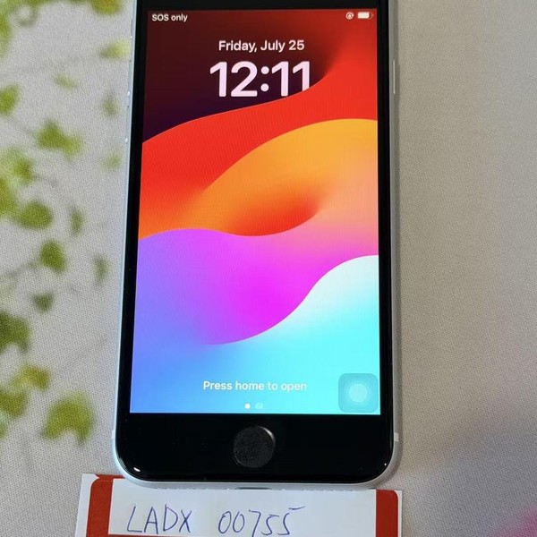 Apple iPhone SE 2nd Gen 2020 - Unlocked, 128 GB, White, A2275