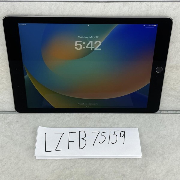 Apple iPad Pro 9.7 inch - Unlocked, 32 GB, Silver, A1674