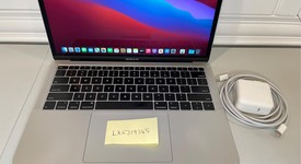 Good
													MacBook Air 2019 - 13" - I5, Silver, 256 GB, 16 GB, photo 3 of 11