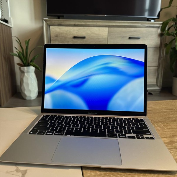 MacBook Air 2020 - 13 inch - 256 GB, Silver, 8 GB, Apple M1