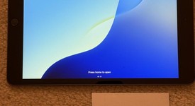 Good
													Apple iPad 9th Gen - Wi-Fi, Gray, 64 GB, A2602, photo 1 of 11